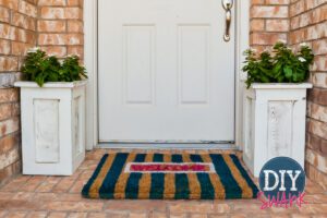 A tutorial on how to make DIY Doormats.